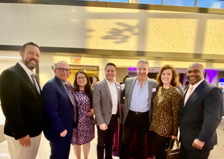 ASH y la Expansión Empresarial: Oportunidades en el Mercado Hispano